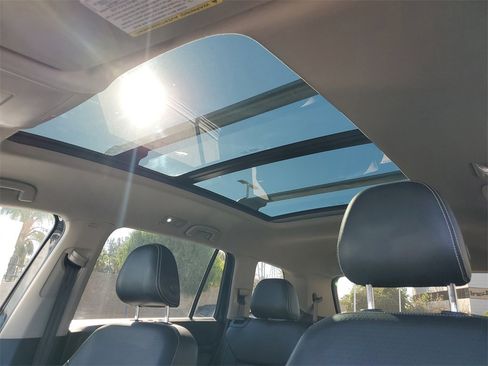 Used 2022 Volkswagen Atlas SE image 35