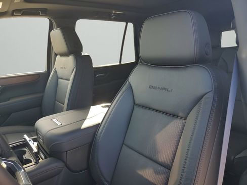 New 2026 GMC Yukon Denali w/ Sun & Power Step Package image 31