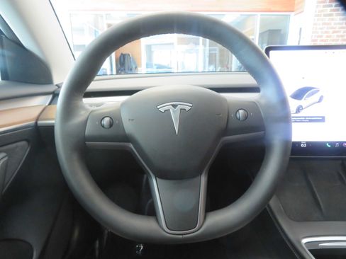 Used 2021 Tesla Model 3 Long Range AWD/4WD image 29