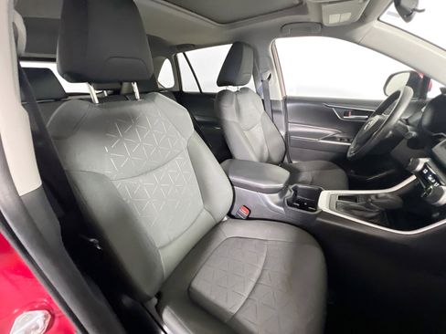 Used 2025 Toyota RAV4 XLE w/ Convenience Package FWD image 31