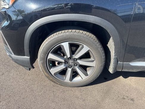 Certified 2025 Honda Pilot Touring image 17