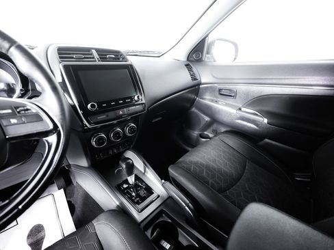 Used 2021 Mitsubishi Outlander Sport SE image 27