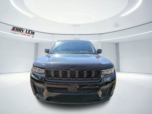 New 2026 Jeep Grand Cherokee Limited w/ Limited Altitude Package image 6