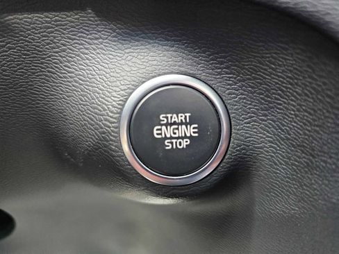 Used 2023 Volvo XC40 B5 Plus w/ Protection Package Premier image 33