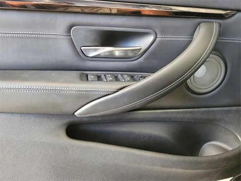 Used 2020 BMW M4 Convertible w/ Competition Package image 34