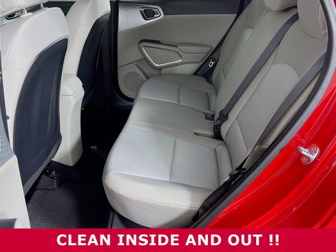 Used 2025 Kia Soul LX w/ LX Technology Package image 5