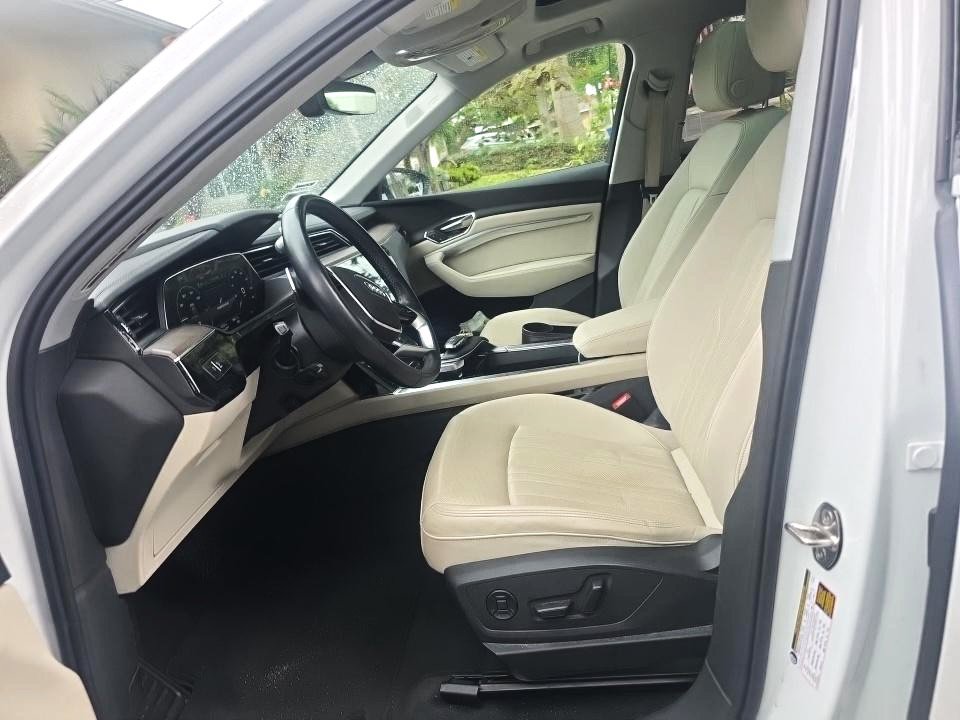 Used 2024 Audi Q8 e-tron Premium Plus AWD/4WD image 7