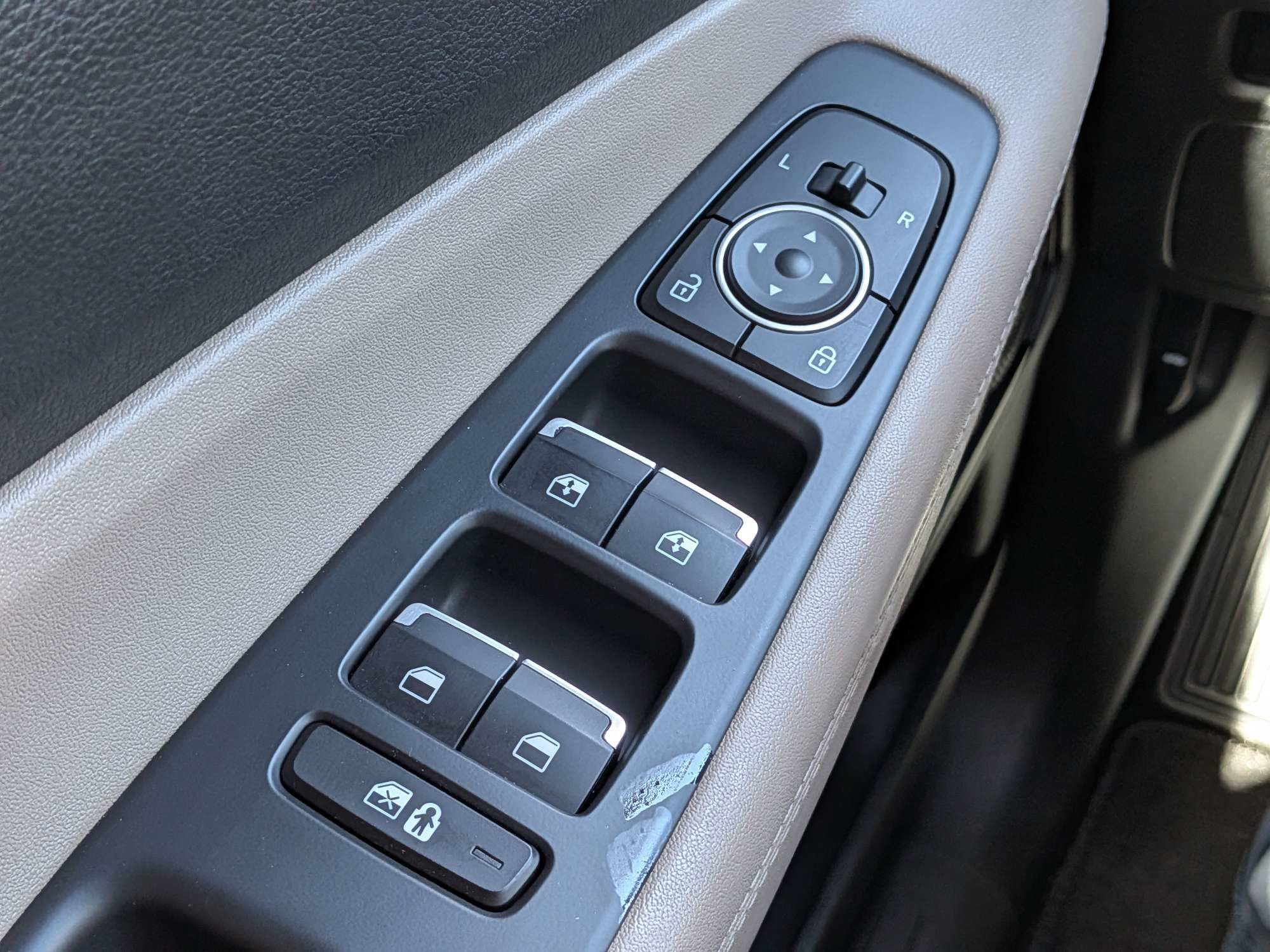 Certified 2023 Hyundai Santa Fe SEL FWD image 26
