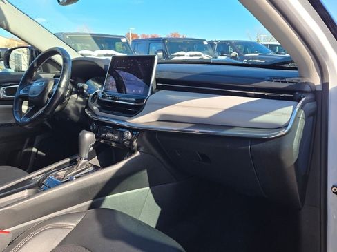 Used 2022 Jeep Compass Limited image 7