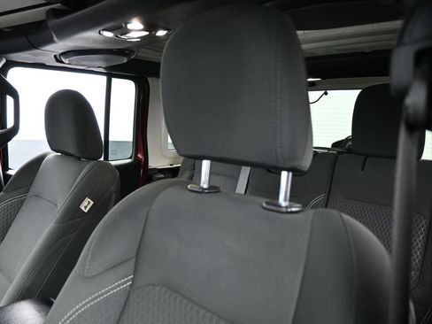 Used 2021 Jeep Wrangler Unlimited Sport AWD/4WD image 14