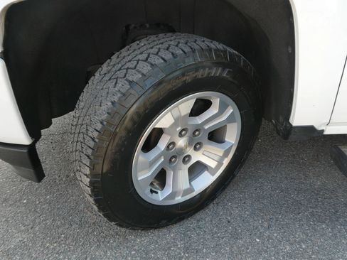 Used 2018 Chevrolet Silverado 1500 LT w/ All Star Edition AWD/4WD image 28
