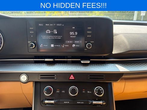 Used 2024 Kia Carnival LX FWD image 24