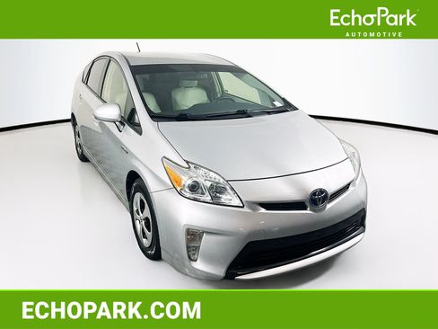 Used 2015 Toyota Prius Four FWD image 1