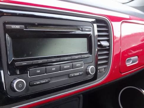 Used 2012 Volkswagen Beetle 2.5 image 11