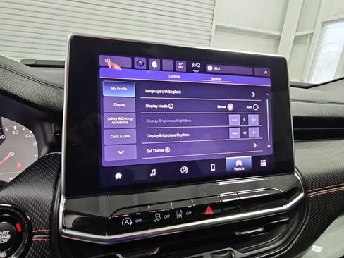 Used 2022 Jeep Compass Trailhawk AWD/4WD image 18