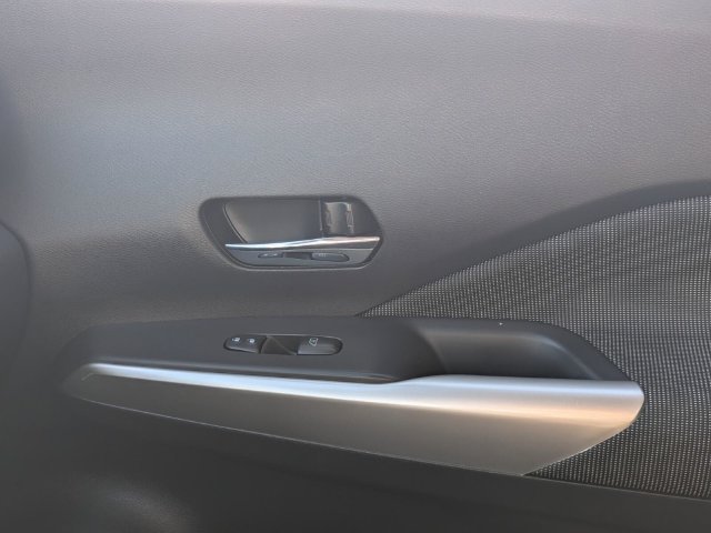 Certified 2020 Nissan Kicks SV w/ Exterior Package FWD image 27