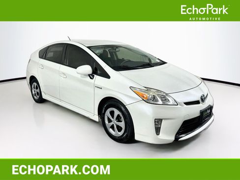Used 2015 Toyota Prius Two FWD image 1
