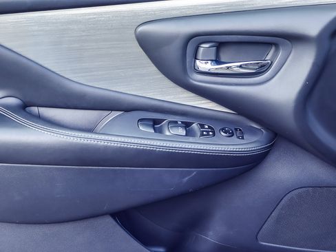 Used 2017 Nissan Murano S w/ Navigation Package image 11