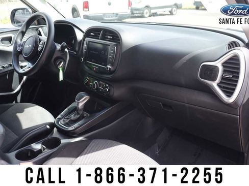 Used 2023 Kia Soul LX image 22