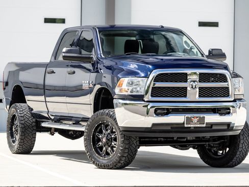 Used 2016 RAM 3500 Tradesman w/ Chrome Appearance Group AWD/4WD image 3