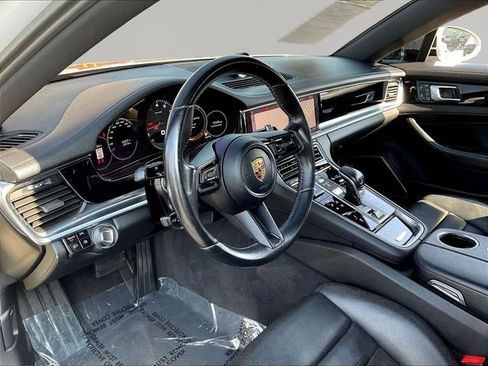 Used 2021 Porsche Panamera RWD image 18