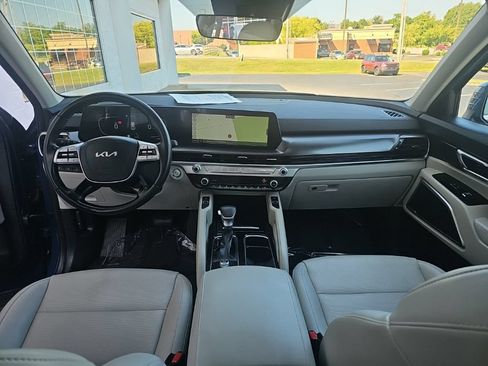 Used 2025 Kia Telluride S FWD image 13