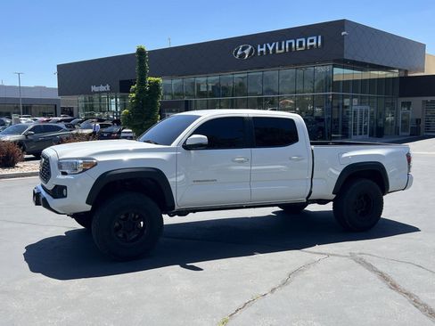 Used 2023 Toyota Tacoma TRD Off-Road w/ Advanced Technology Package AWD/4WD image 1