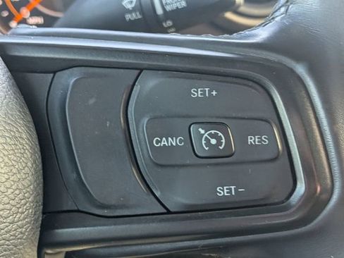 Used 2022 Jeep Wrangler Unlimited Sport AWD/4WD image 25