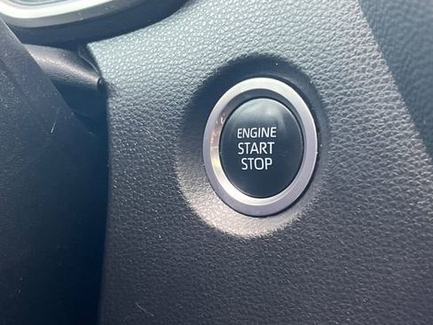 Used 2022 Toyota Corolla XSE FWD image 21
