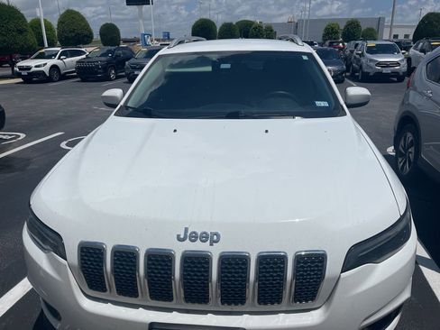 Used 2021 Jeep Cherokee Latitude Lux w/ Comfort/Convenience Group FWD image 2
