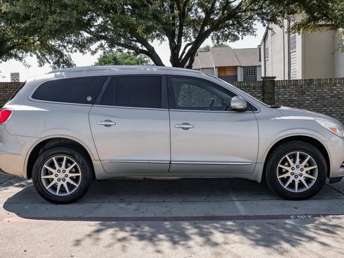 Used 2017 Buick Enclave Leather image 15