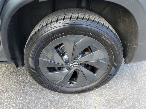 Certified 2025 Volkswagen Taos S image 7