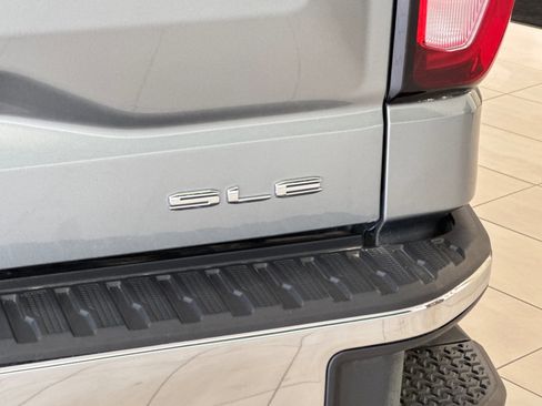 Used 2023 GMC Sierra 1500 SLE image 27