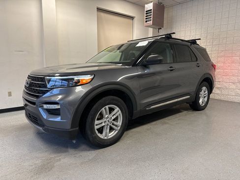 Certified 2022 Ford Explorer XLT w/ Equipment Group 202A image 2