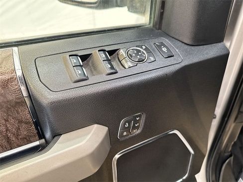 Used 2019 Ford F250 Lariat w/ Lariat Ultimate Package image 23