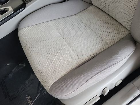 Used 2012 Toyota Camry LE image 10