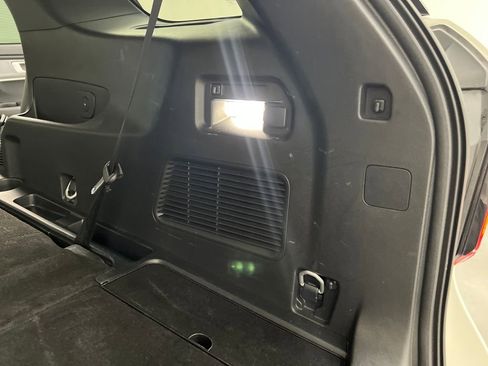 Used 2025 Ford Explorer ST-Line w/ ST-Line Street Pack image 39