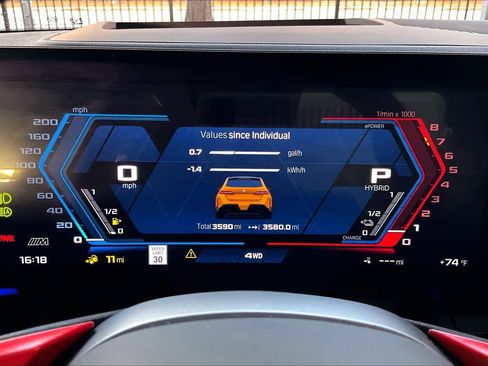 Used 2025 BMW M5 Touring image 25