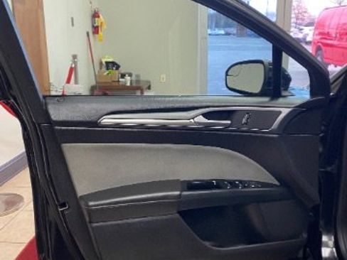 Used 2013 Ford Fusion S image 8