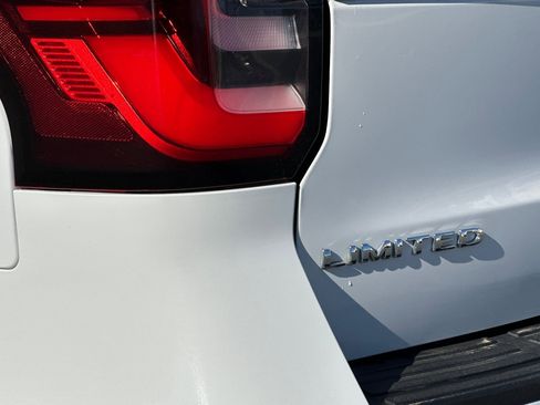 Used 2023 Ford Expedition Limited image 34