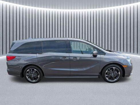 Certified 2024 Honda Odyssey Elite image 3