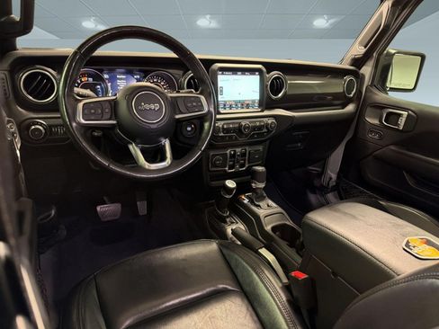 Used 2022 Jeep Wrangler Unlimited Sahara AWD/4WD image 29