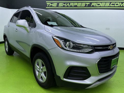 Used 2020 Chevrolet Trax LT AWD/4WD image 2