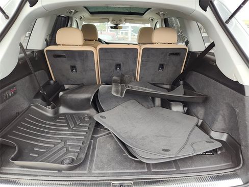 Used 2023 Audi Q7 3.0T Prestige image 9