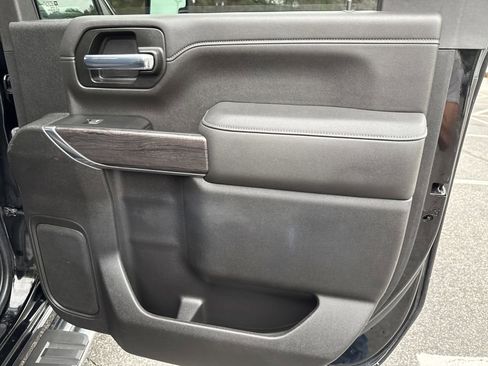 Used 2022 Chevrolet Silverado 2500 LTZ w/ LTZ Plus Package image 19