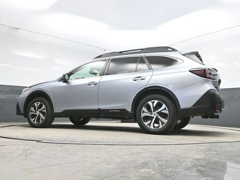 Used 2021 Subaru Outback Limited image 31