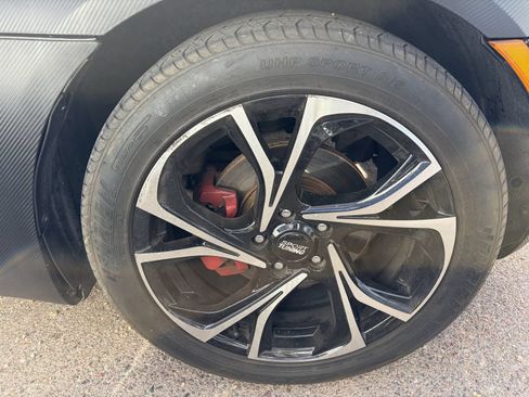 Used 2007 Pontiac Solstice Convertible w/ Premium Package RWD image 8