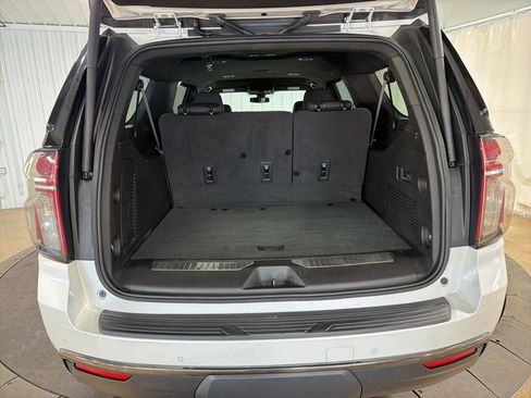Certified 2022 Chevrolet Suburban RST w/ Luxury Package AWD/4WD image 8