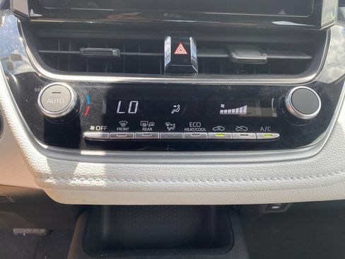 Used 2024 Toyota Corolla SE FWD image 24