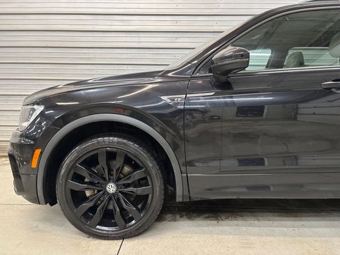 Used 2021 Volkswagen Tiguan SE R-Line image 4